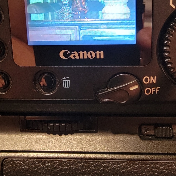 Canon EOS 10D 6.3MP Digital SLR Camera - Black Canon Ultra Sonic 35-80mm Lens - Picture 4 of 11